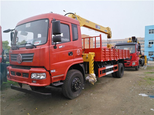 東風(fēng)御虎石煤8噸隨車吊